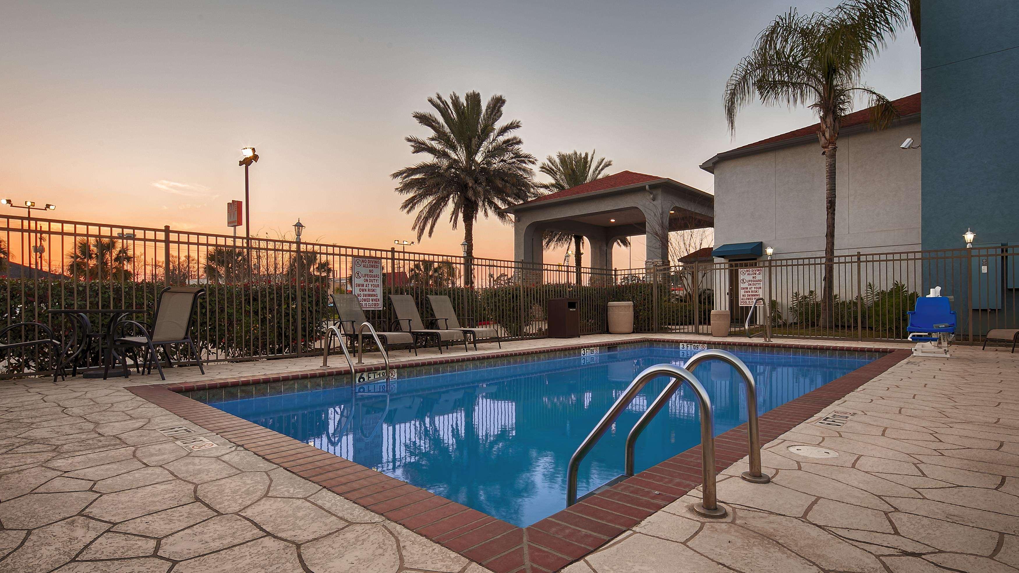 Best Western Plus Orange County Vidor Екстериор снимка