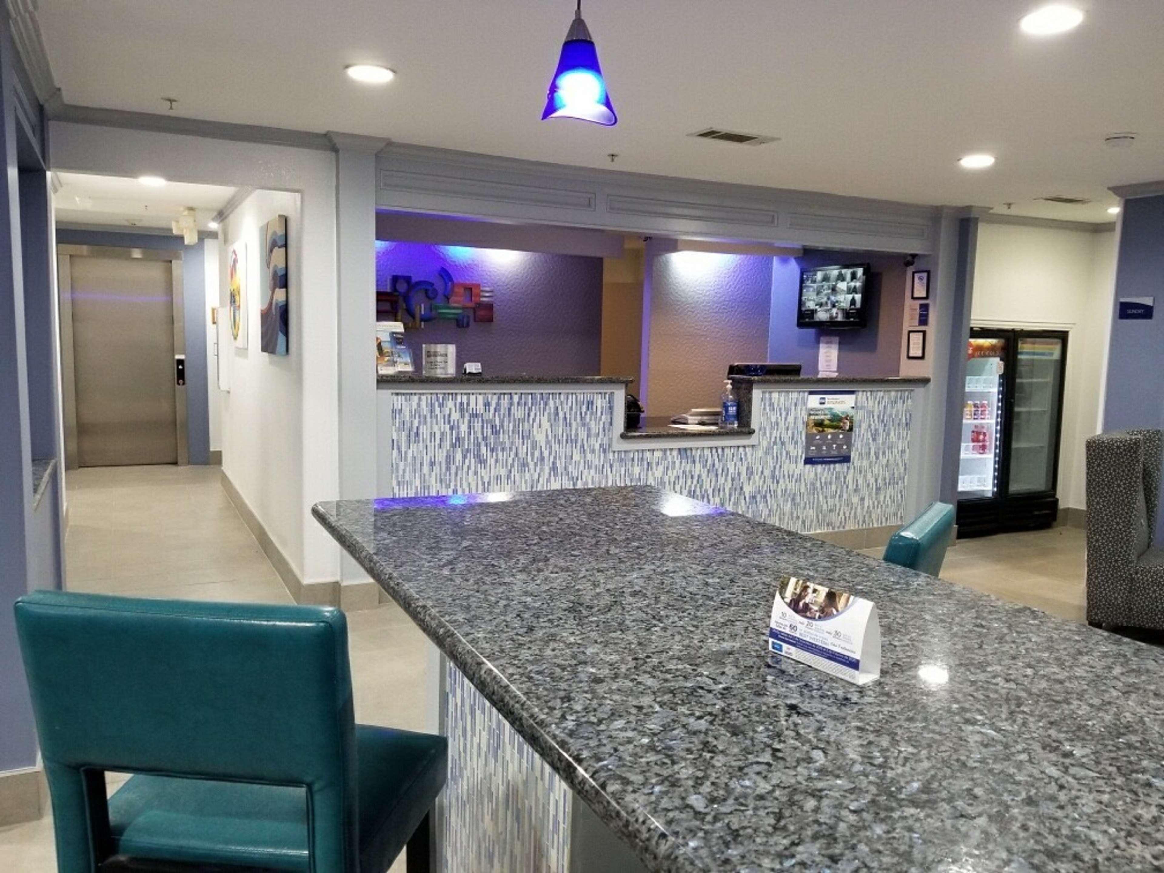 Best Western Plus Orange County Vidor Екстериор снимка