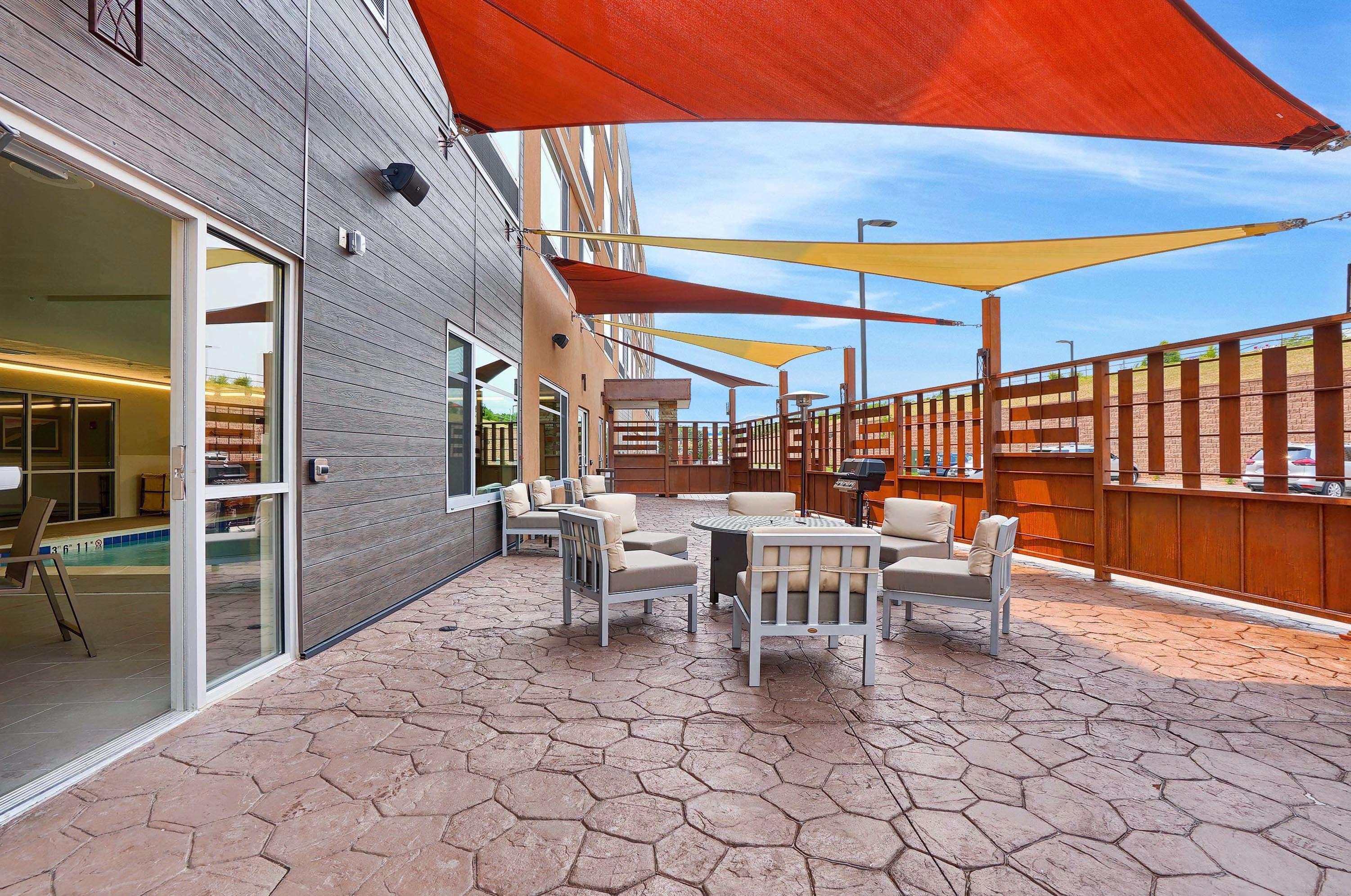 Best Western Plus Orange County Vidor Екстериор снимка
